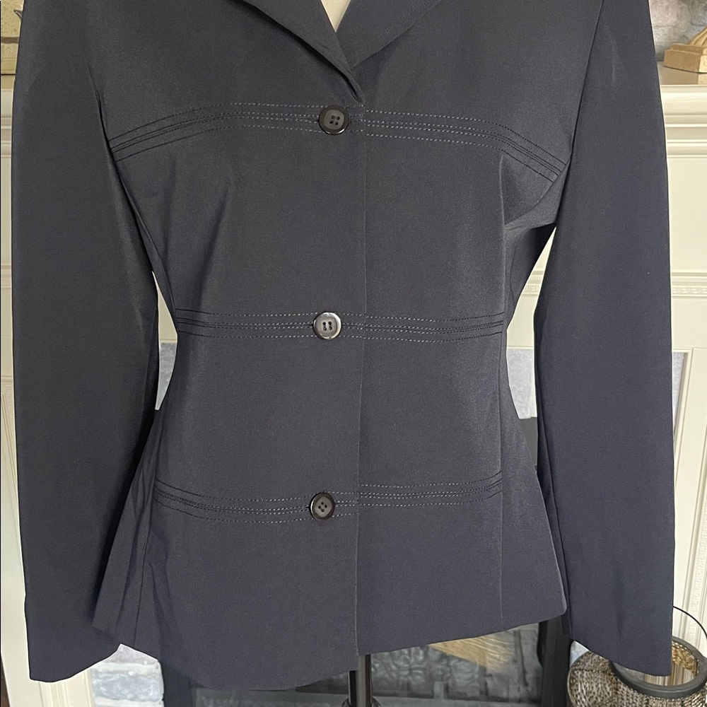 Larry, Levine Classics, Women’s black tailored blazer 3 Button Closure 12Petite
